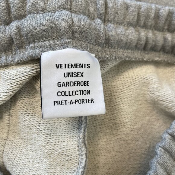 VETEMENTS - RARE Made in Europe EU Logo Prisoner FW21 Limited Edition - Picture 10 of 16